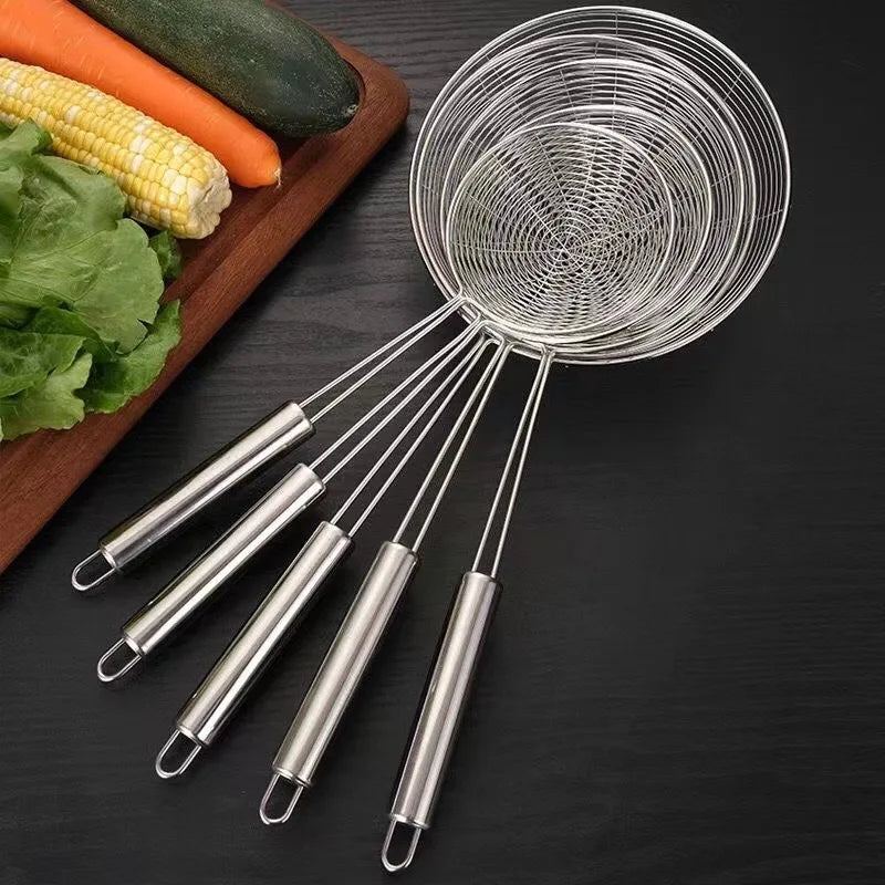 Large Stainless Steel Wire Kitchen Colander for Home Use Filters Water & Oil for Frying Noodles Dumplings Utensils Cooking l'atelier des ustensiles