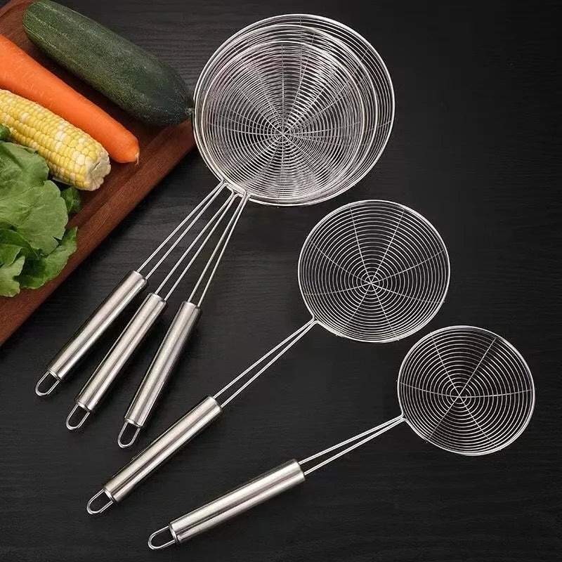 Large Stainless Steel Wire Kitchen Colander for Home Use Filters Water & Oil for Frying Noodles Dumplings Utensils Cooking l'atelier des ustensiles