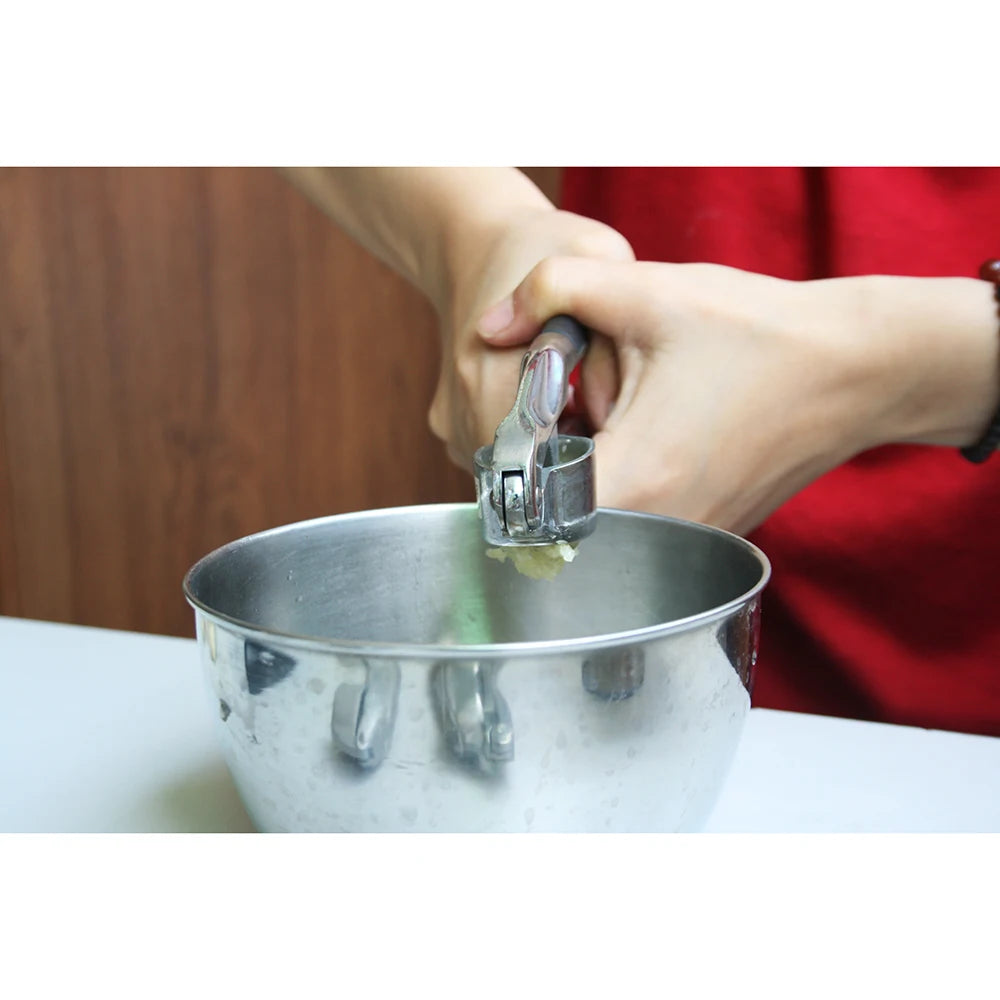Kitchen Utensils Aluminum Garlic Press Garlic Masher l'atelier des ustensiles
