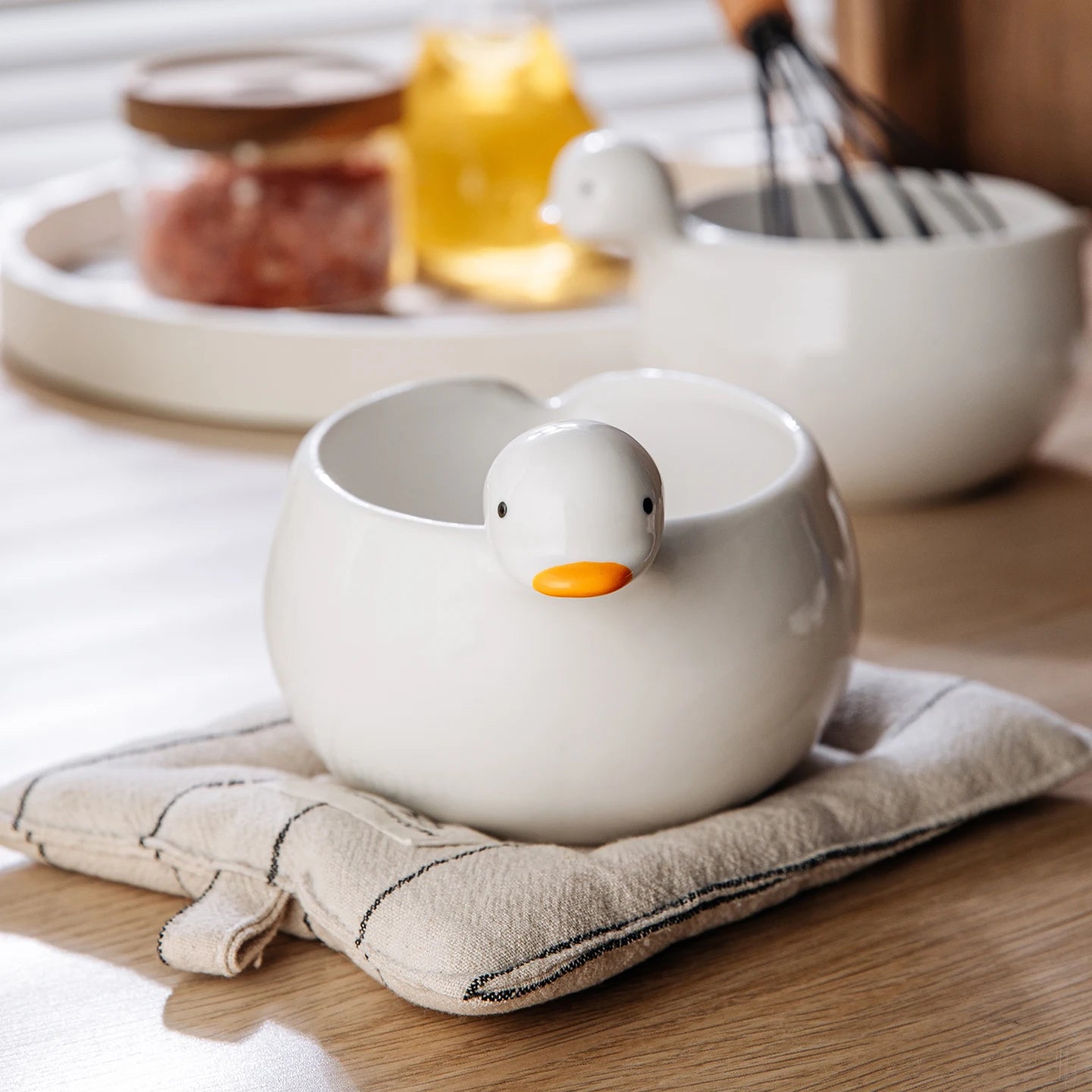 Bol à œufs en forme de canard en céramique, un ustensile de cuisine conçu pour l'agitation et la collecte d'œufs qui coule l'atelier des ustensiles