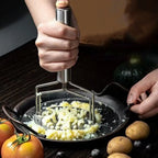 Écrase-pommes de terre manuel double couche en acier inoxydable, à pression ondulée, avec poignées robustes, pour pommes de terre molles l'atelier des ustensiles